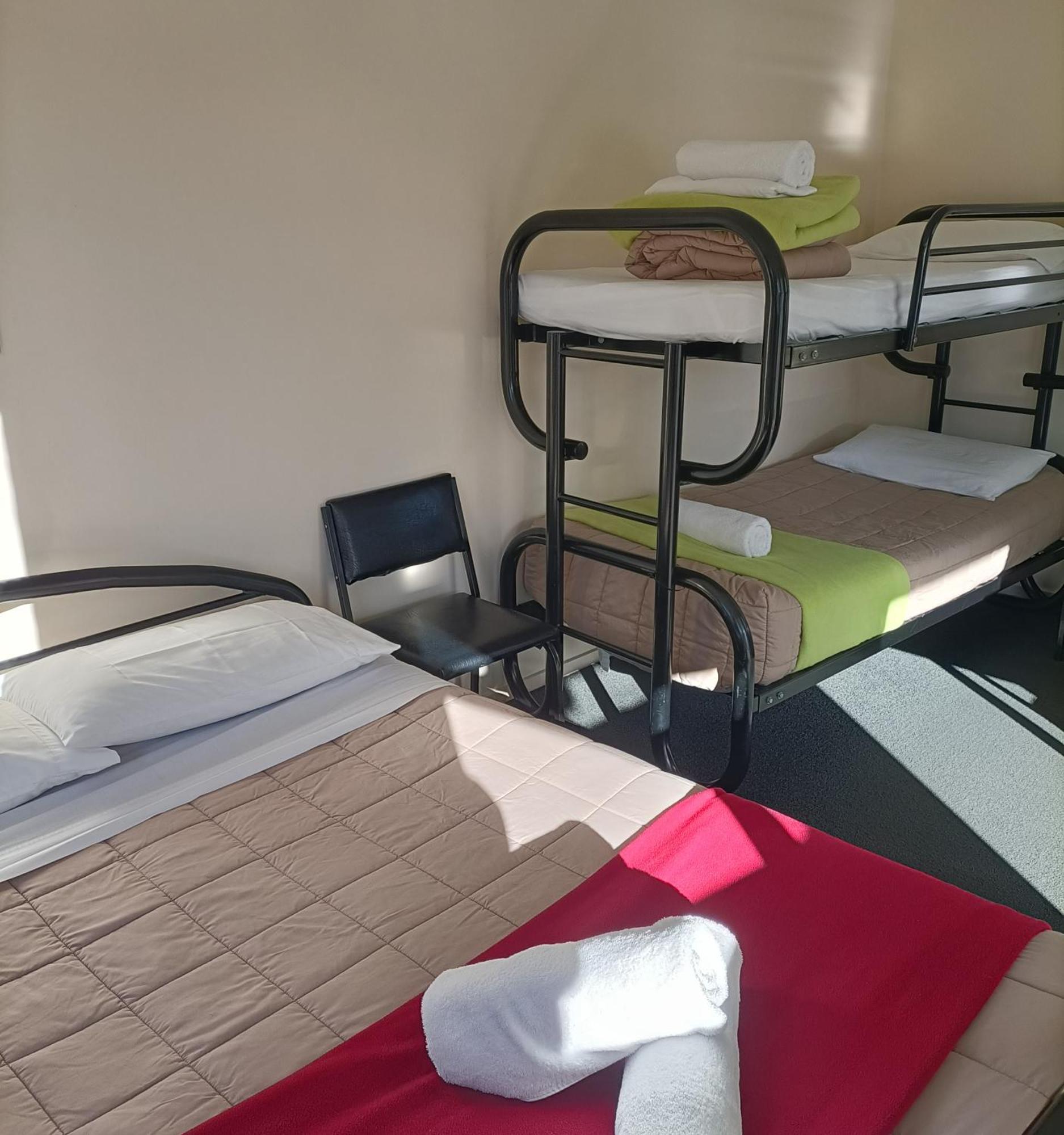 Geraldine Top 10 Holiday Park Екстер'єр фото