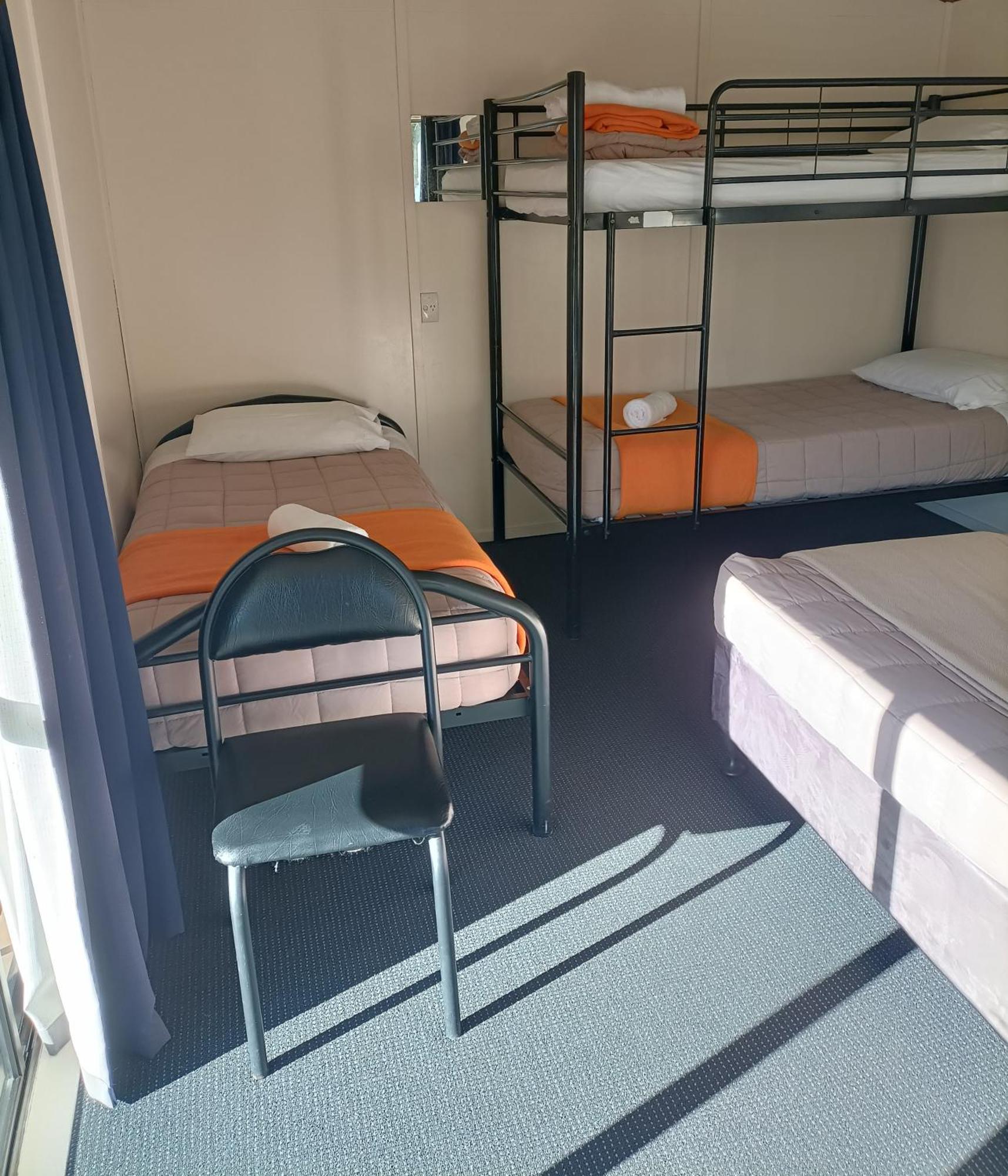 Geraldine Top 10 Holiday Park Екстер'єр фото